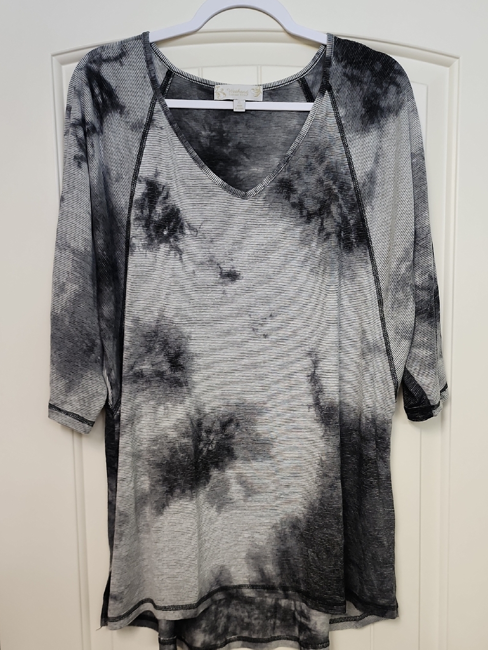Tie-Dye V-Neck Tunic in Black & Gray